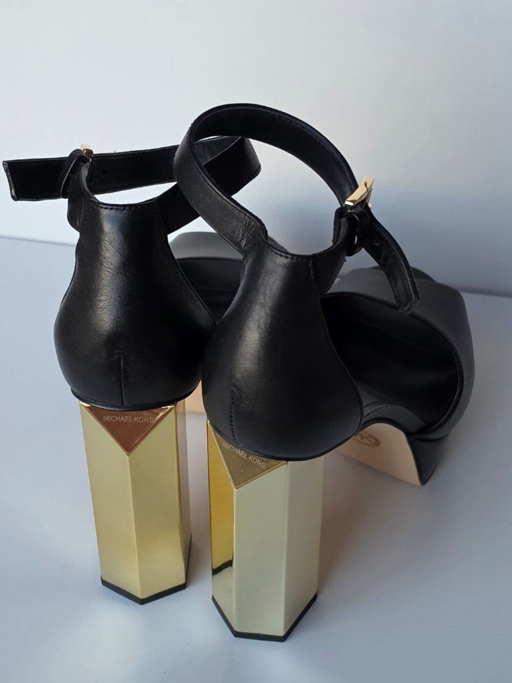 Michael Kors Petra Platform leather Black & Gold Sandal - Picture 8 of 11